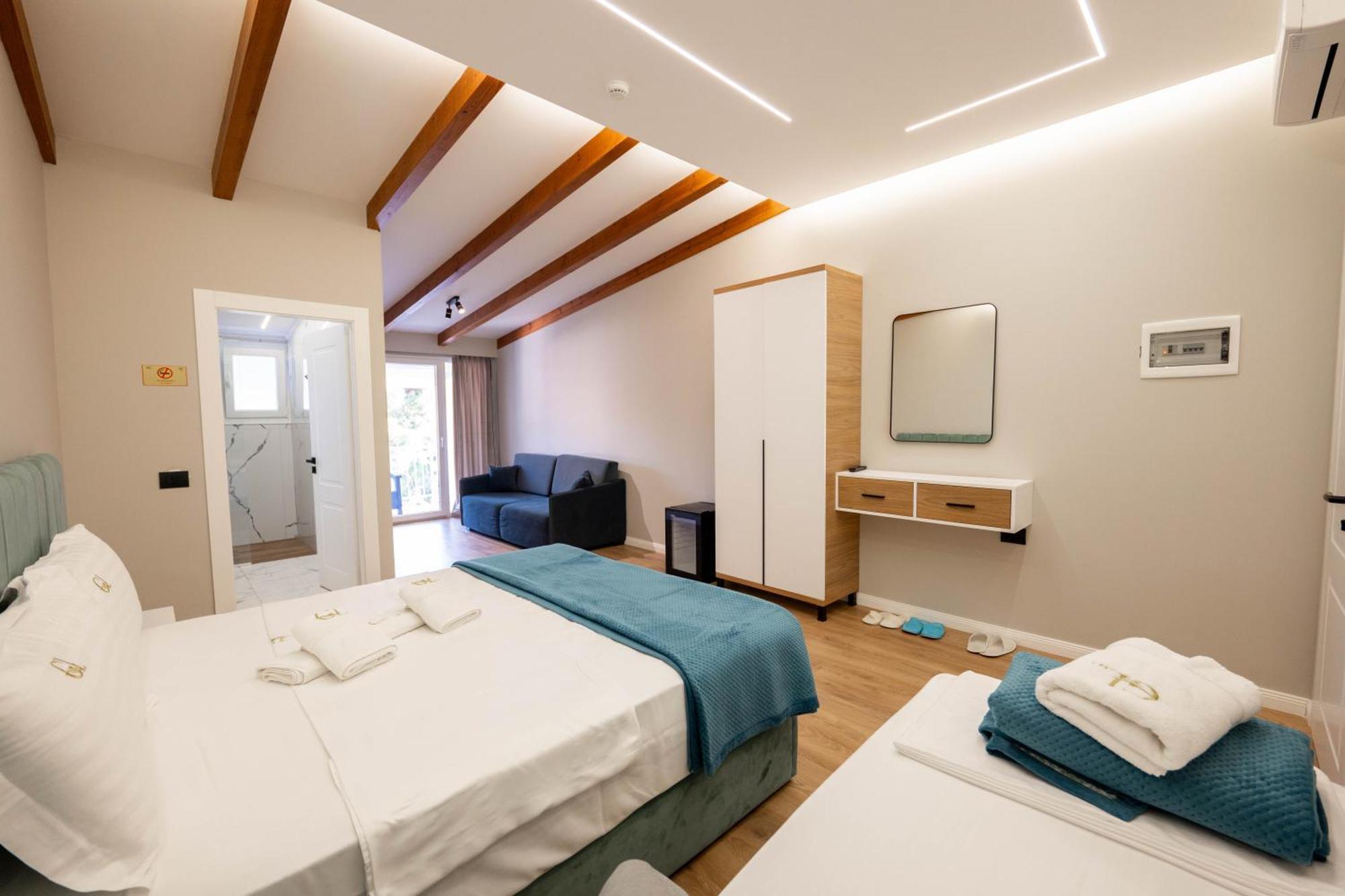 Golemi Lux Hotel Esterno foto