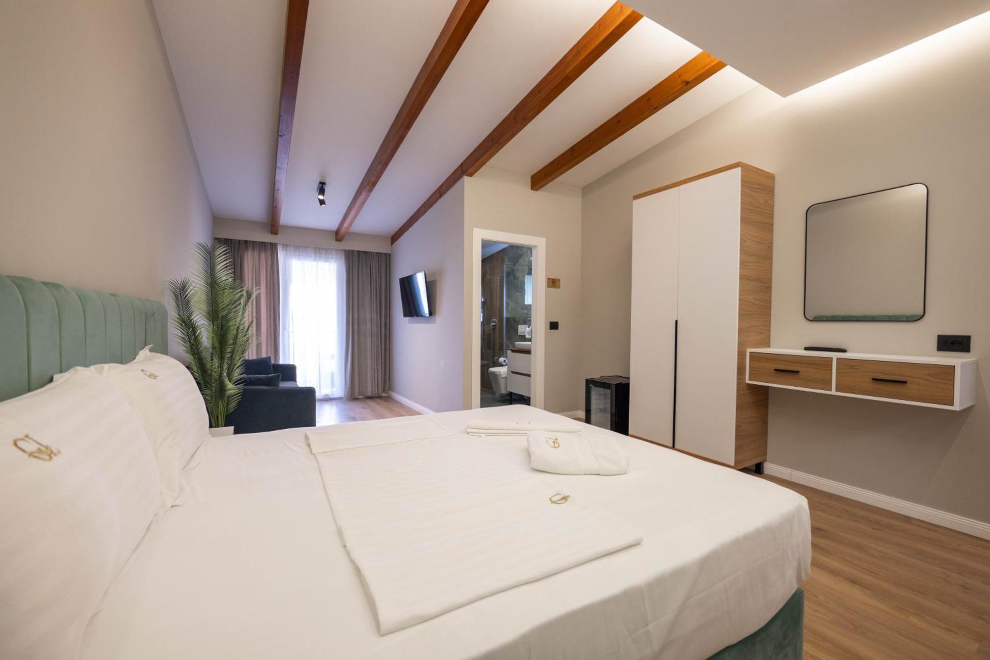 Golemi Lux Hotel Esterno foto