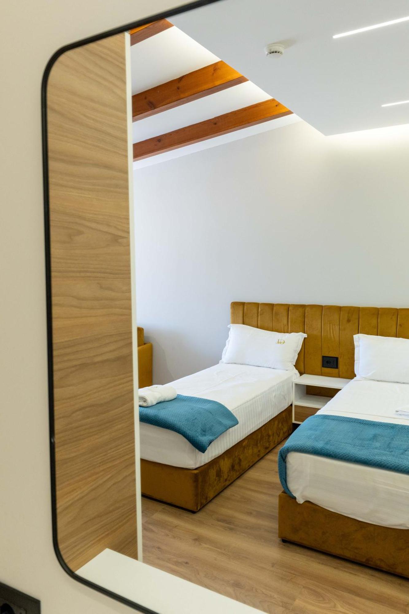 Golemi Lux Hotel Esterno foto